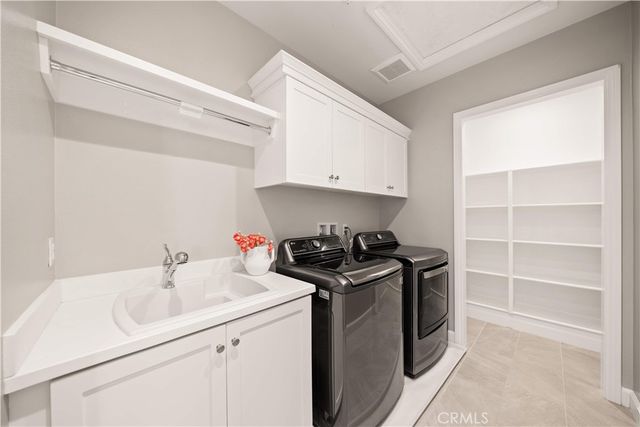 100 Pumpkin, Irvine, CA 92620