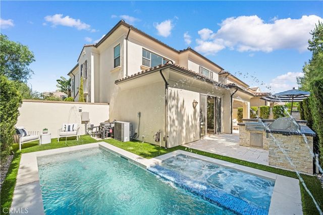 100 Pumpkin, Irvine, CA 92620