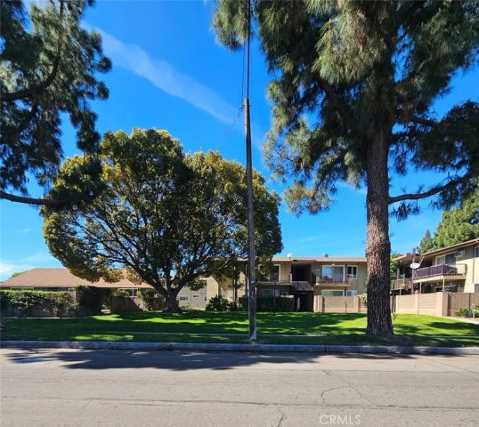 1900 W Glenoaks F, Anaheim, CA 92801
