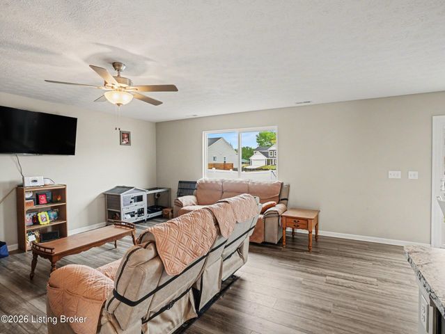 173 Rising Sun Ct, Shepherdsville, KY 40165