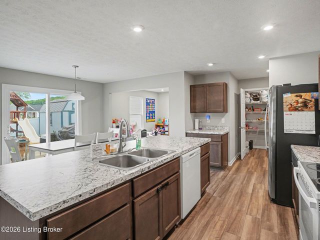 173 Rising Sun Ct, Shepherdsville, KY 40165