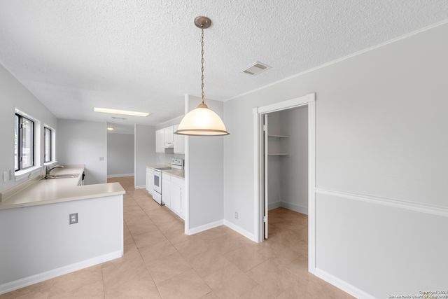 7607 Woller Pl, San Antonio, TX 78249