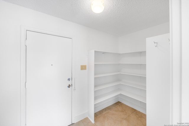 7607 Woller Pl, San Antonio, TX 78249