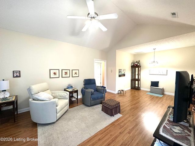 105 Floyd Ct, Bardstown, KY 40004