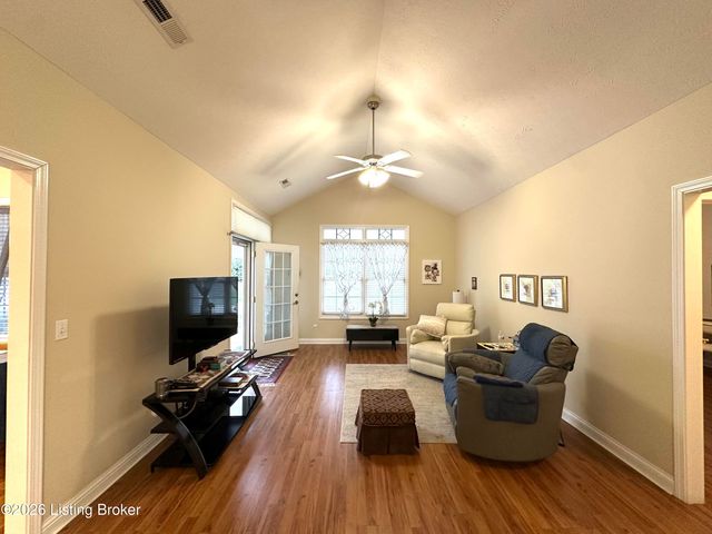 105 Floyd Ct, Bardstown, KY 40004