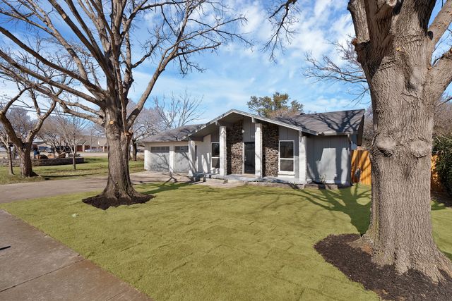 7805 Emerald Hills Way, North Richland Hills, TX 76180