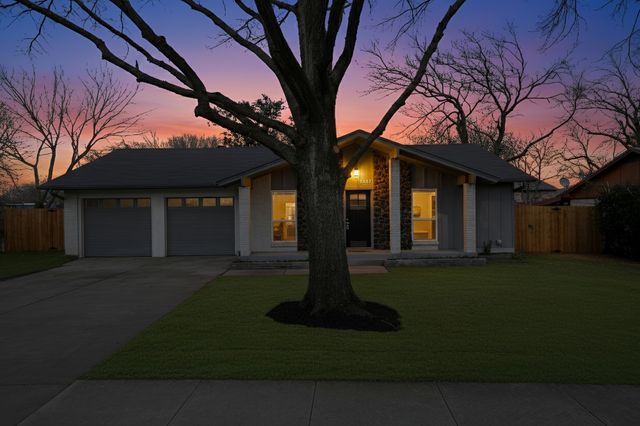 7805 Emerald Hills Way, North Richland Hills, TX 76180