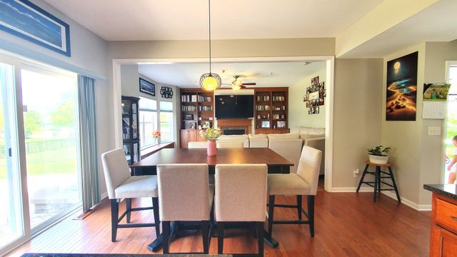 40W216 Chapman Court, Geneva, IL 60134