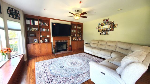 40W216 Chapman Court, Geneva, IL 60134