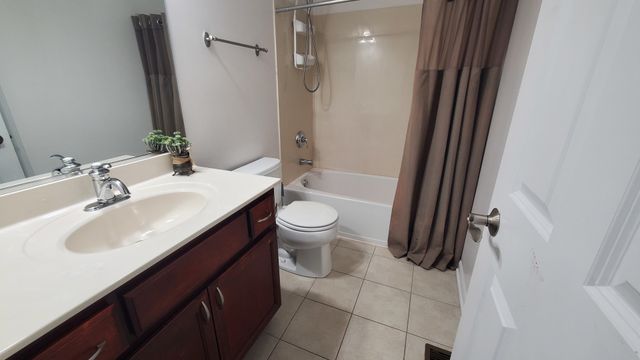40W216 Chapman Court, Geneva, IL 60134
