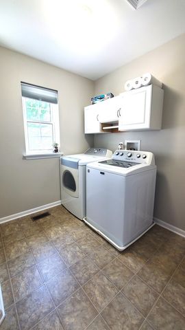 40W216 Chapman Court, Geneva, IL 60134