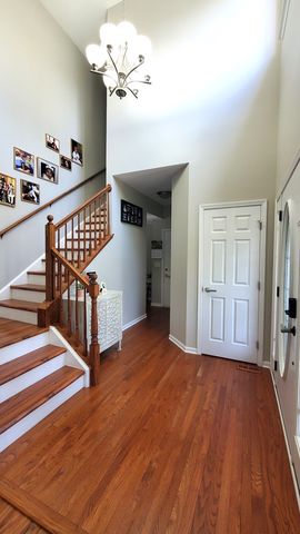 40W216 Chapman Court, Geneva, IL 60134