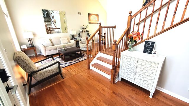 40W216 Chapman Court, Geneva, IL 60134