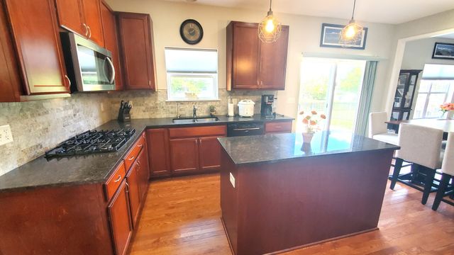 40W216 Chapman Court, Geneva, IL 60134