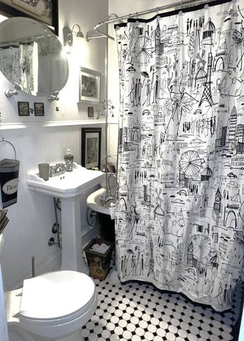 4207 N Drake Avenue, Chicago, IL 60618