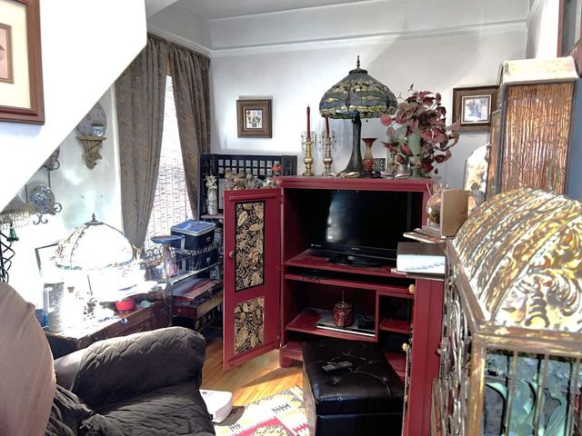 4207 N Drake Avenue, Chicago, IL 60618