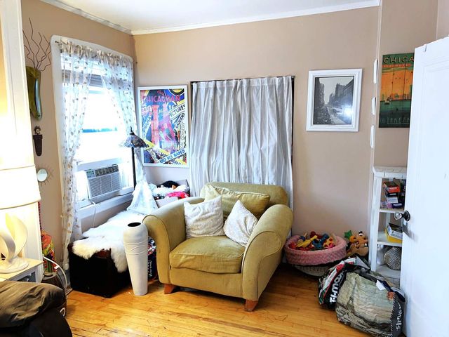 4207 N Drake Avenue, Chicago, IL 60618