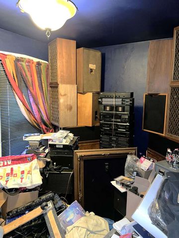 4207 N Drake Avenue, Chicago, IL 60618