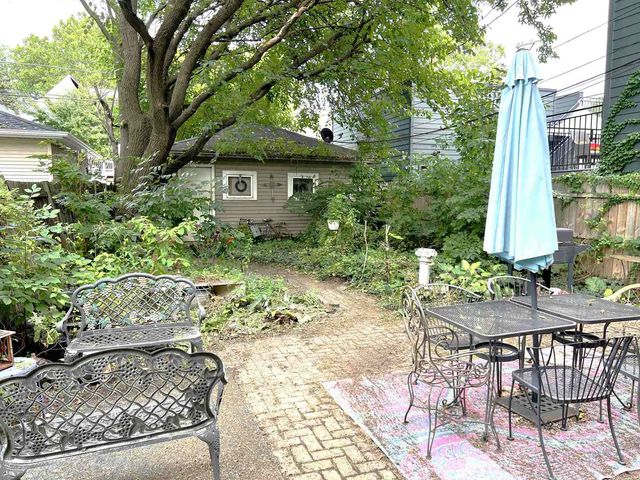 4207 N Drake Avenue, Chicago, IL 60618