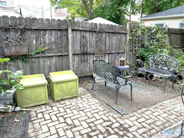 4207 N Drake Avenue, Chicago, IL 60618