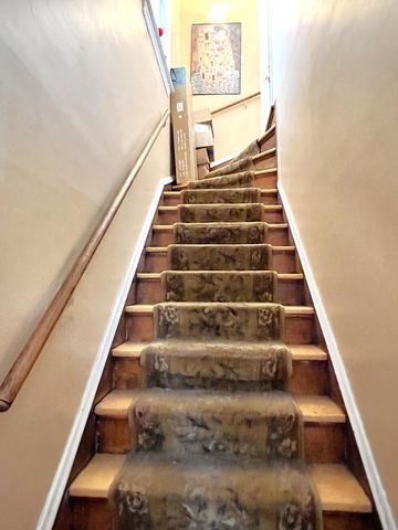 4207 N Drake Avenue, Chicago, IL 60618