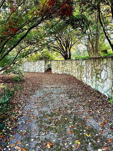 2825 Charbonier Road, Florissant, MO 63031