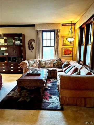 2825 Charbonier Road, Florissant, MO 63031