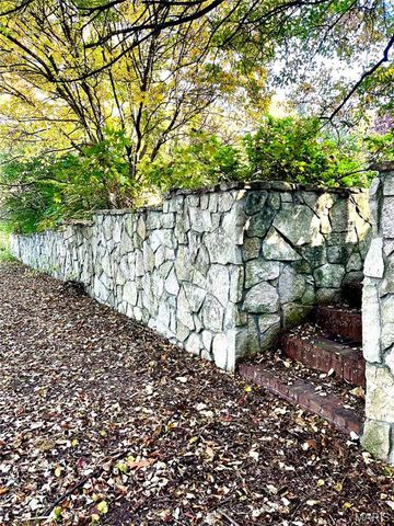 2825 Charbonier Road, Florissant, MO 63031