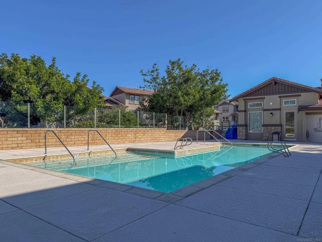 16915 Hutchins Lndg 57, San Diego, CA 92127