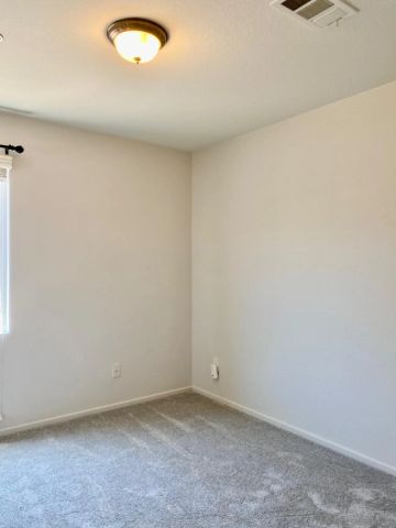 16915 Hutchins Lndg 57, San Diego, CA 92127