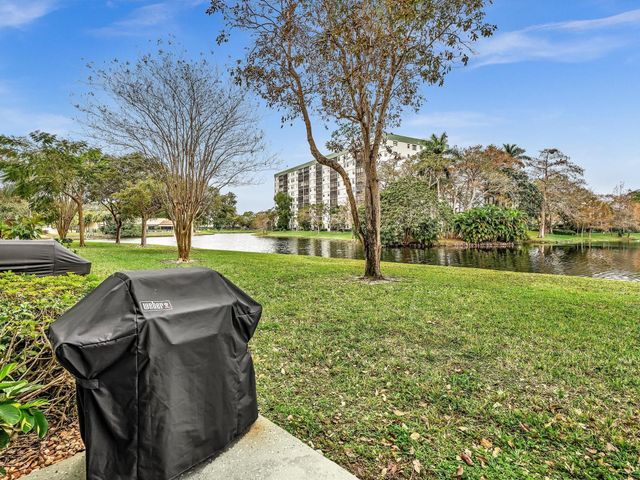 2236 N Cypress Bend Drive 107, Pompano Beach, FL 33069