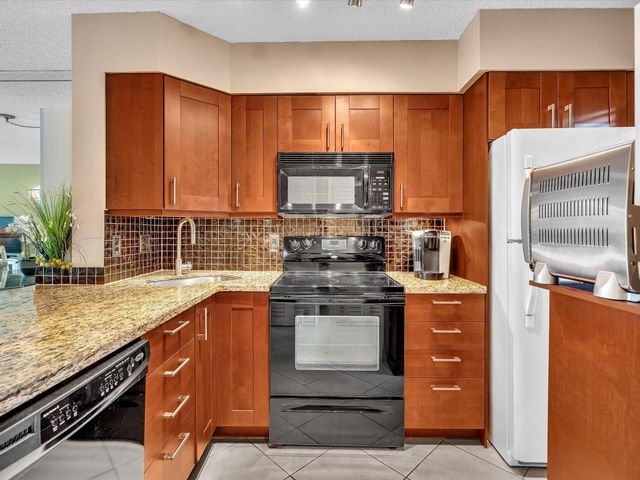 2236 N Cypress Bend Drive 107, Pompano Beach, FL 33069