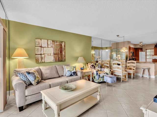 2236 N Cypress Bend Drive 107, Pompano Beach, FL 33069