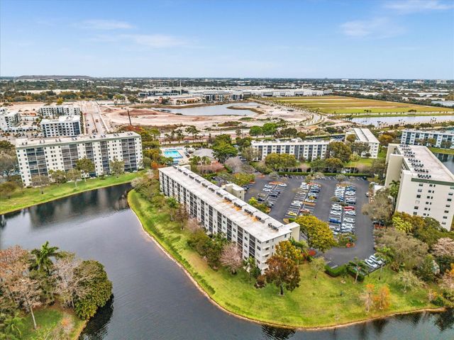 2236 N Cypress Bend Drive 107, Pompano Beach, FL 33069