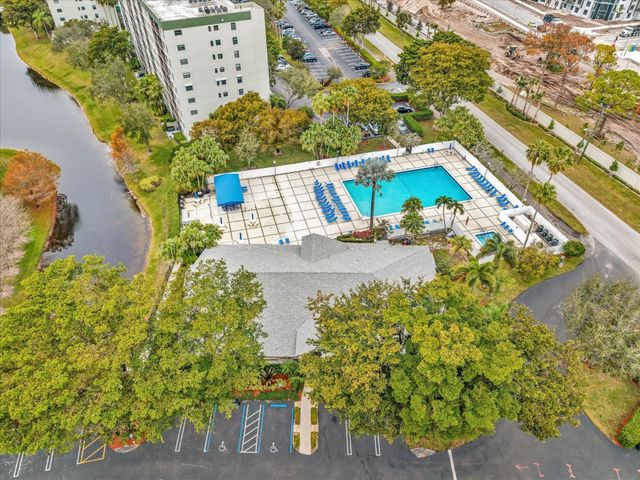 2236 N Cypress Bend Drive 107, Pompano Beach, FL 33069