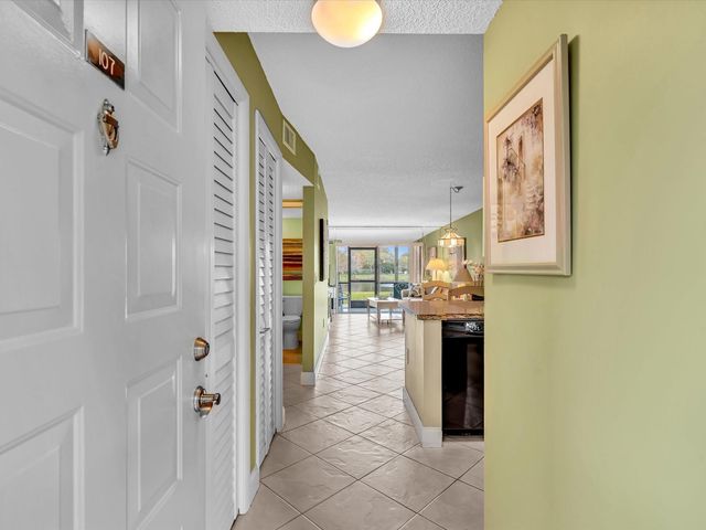 2236 N Cypress Bend Drive 107, Pompano Beach, FL 33069