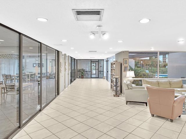 2236 N Cypress Bend Drive 107, Pompano Beach, FL 33069