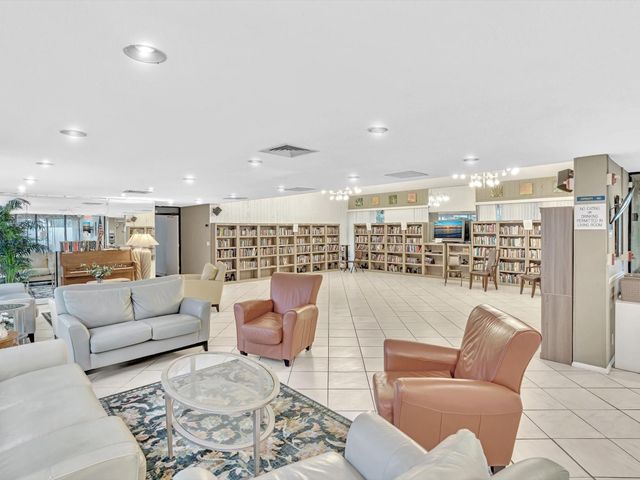 2236 N Cypress Bend Drive 107, Pompano Beach, FL 33069