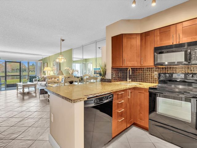 2236 N Cypress Bend Drive 107, Pompano Beach, FL 33069