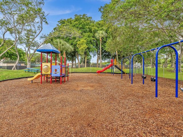 2236 N Cypress Bend Drive 107, Pompano Beach, FL 33069