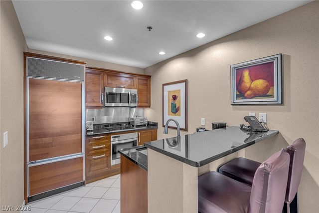 135 East Harmon Avenue 2720, Las Vegas, NV 89109