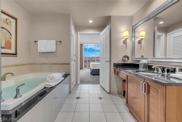 135 East Harmon Avenue 2720, Las Vegas, NV 89109