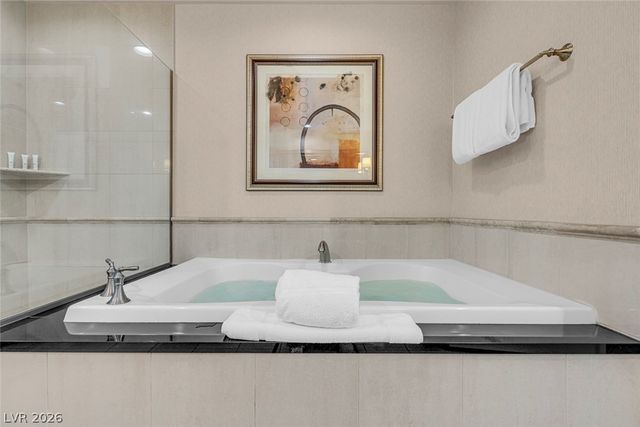 135 East Harmon Avenue 2720, Las Vegas, NV 89109