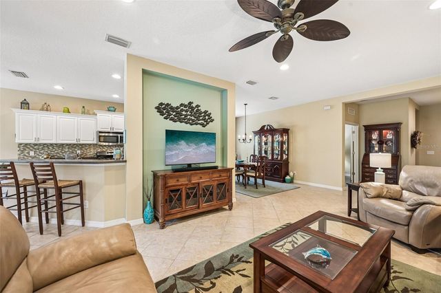 11718 FOREST PARK CIRCLE, Bradenton, FL 34211