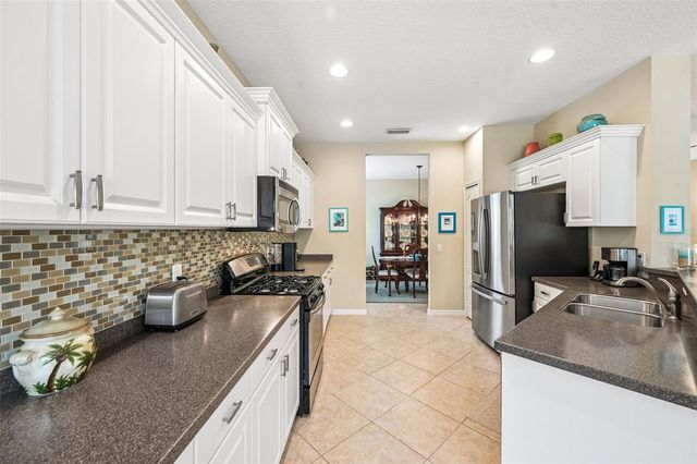 11718 FOREST PARK CIRCLE, Bradenton, FL 34211