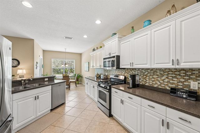 11718 FOREST PARK CIRCLE, Bradenton, FL 34211