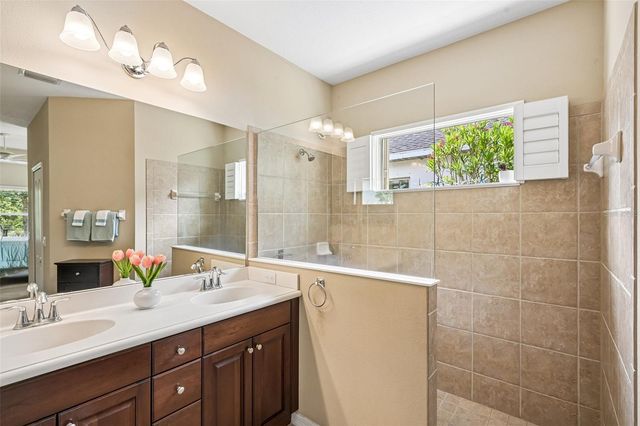 11718 FOREST PARK CIRCLE, Bradenton, FL 34211