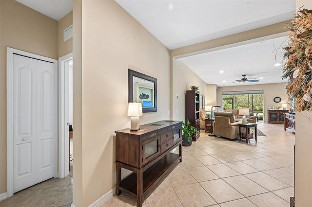 11718 FOREST PARK CIRCLE, Bradenton, FL 34211
