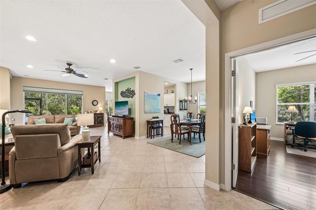 11718 FOREST PARK CIRCLE, Bradenton, FL 34211