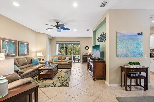 11718 FOREST PARK CIRCLE, Bradenton, FL 34211